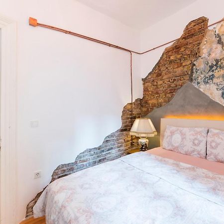 By Galata- Historical And Modern Apartment Istanboel Buitenkant foto
