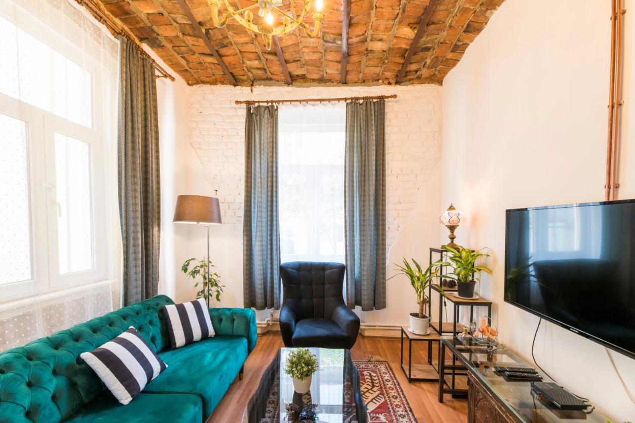 By Galata- Historical And Modern Apartment Istanboel Buitenkant foto
