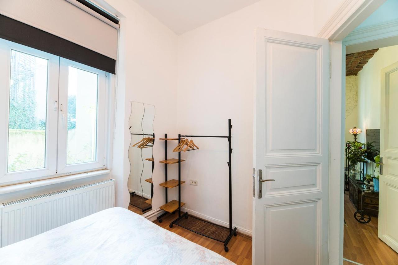 By Galata- Historical And Modern Apartment Istanboel Buitenkant foto