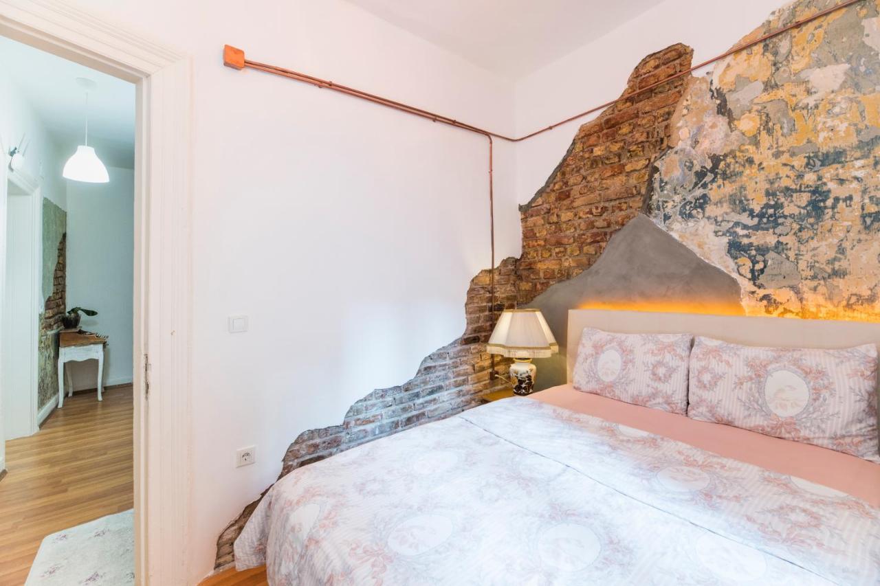 By Galata- Historical And Modern Apartment Istanboel Buitenkant foto