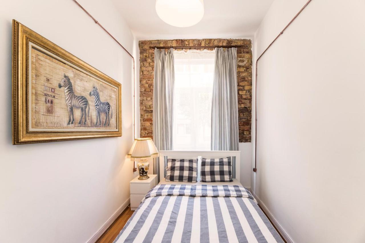 By Galata- Historical And Modern Apartment Istanboel Buitenkant foto
